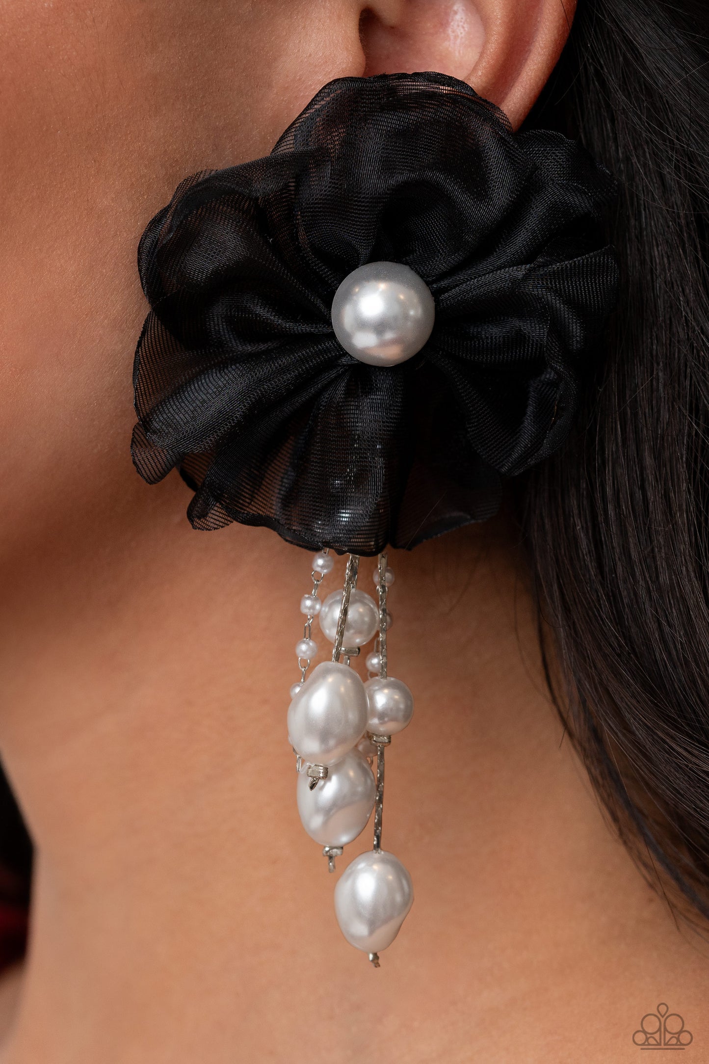Dipping in Decadence - Black Earrings - September Life of the Party 2023