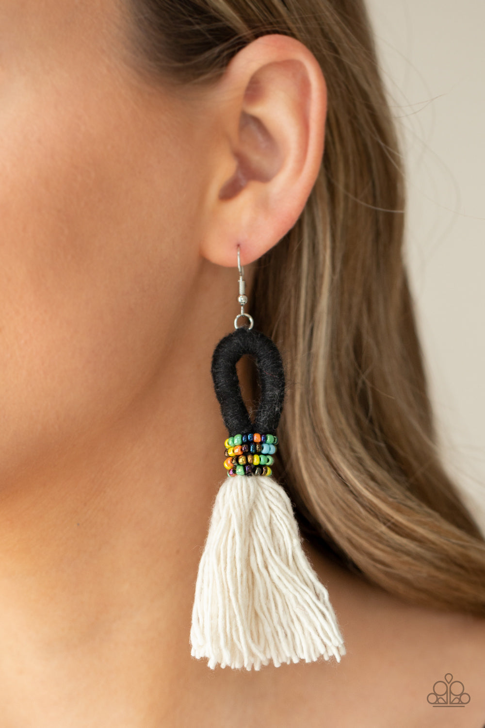 The Dustup - Black Earrings - Paparazzi Accessories - Alies Bling Bar