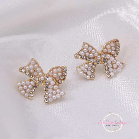 Vintage Beauty - Gold Post Earrings - Alies Bling Bar