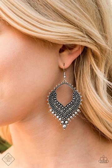 Paparazzi Accessories - Sunset Sightings - Silver Complete Trend - Nov 19 Fashion Fix Set - Aliesblingbar