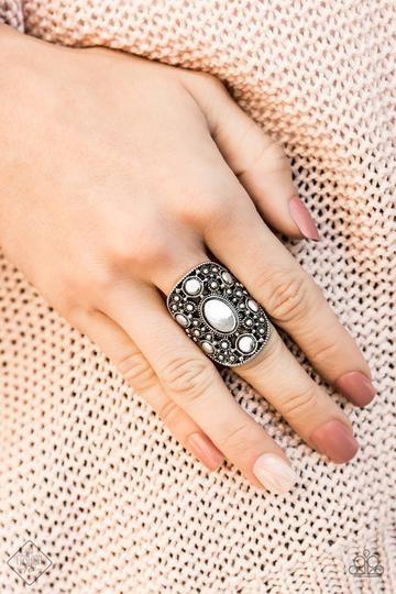 Paparazzi Accessories - Sunset Sightings - Silver Complete Trend - Nov 19 Fashion Fix Set - Aliesblingbar