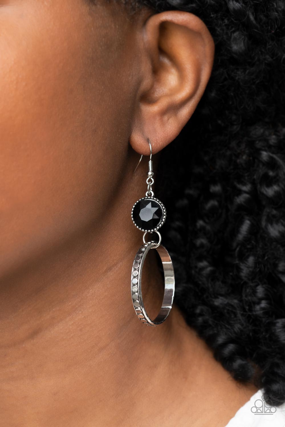 Paparazzi - Standalone Sparkle - Black Earrings - Alies Bling Bar