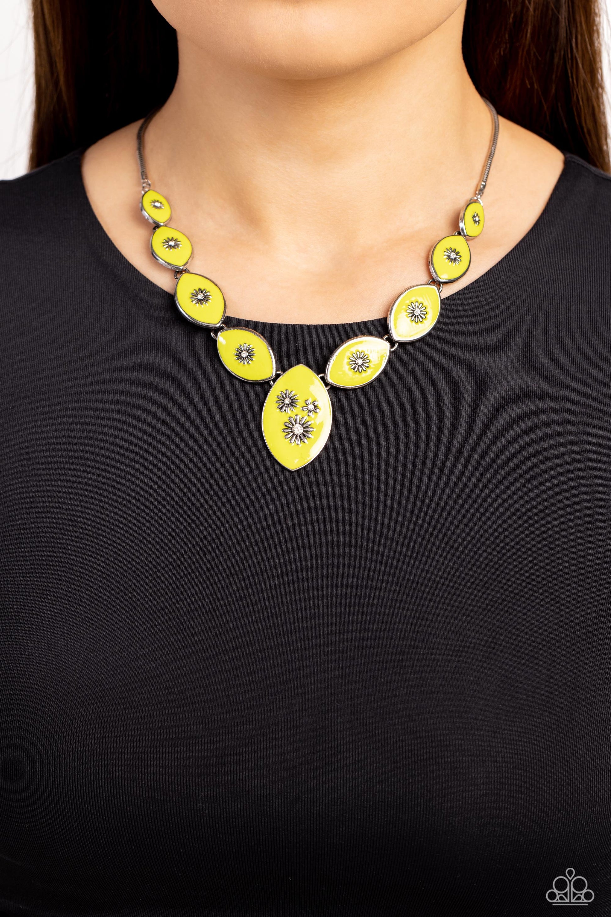 Pressed Flowers - Green Necklace- Paparazzi Accessories - Alies Bling Bar