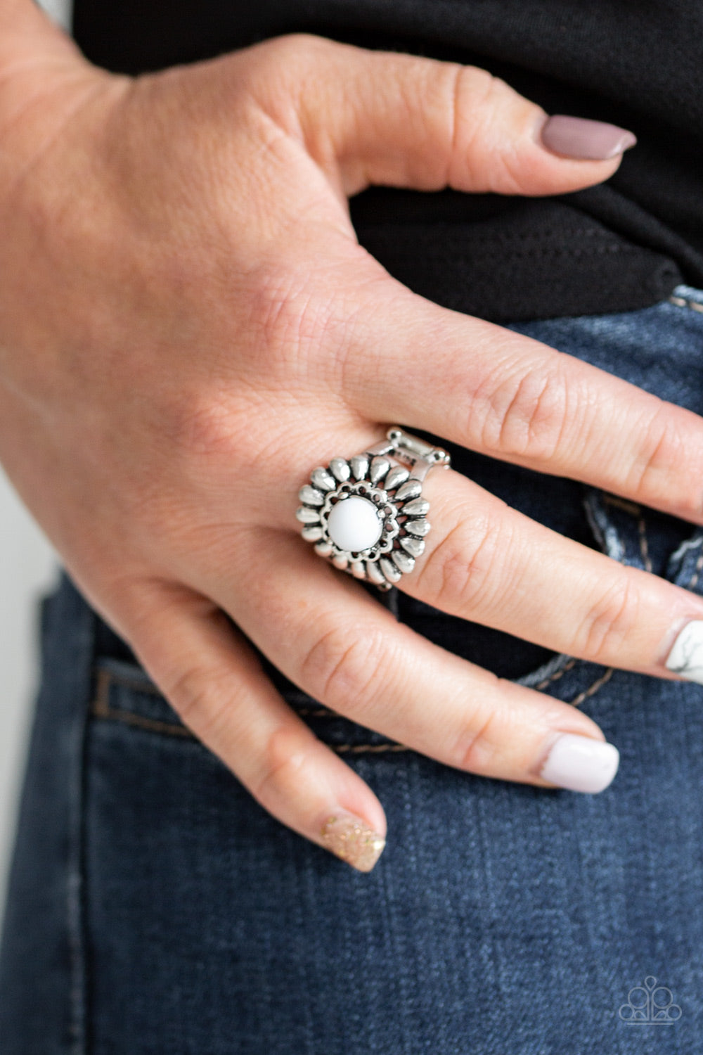 Paparazzi Accessories - Poppy Pep - White Ring - Alies Bling Bar